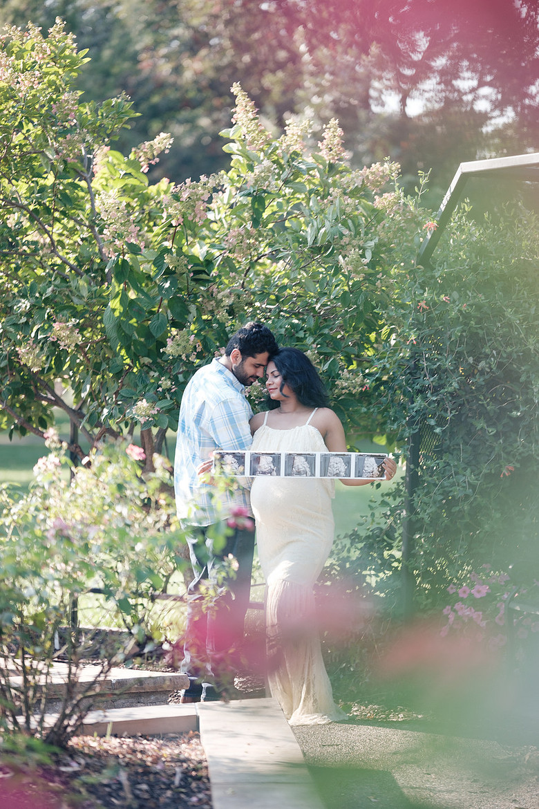 maternity session flower garden columbia missouri
