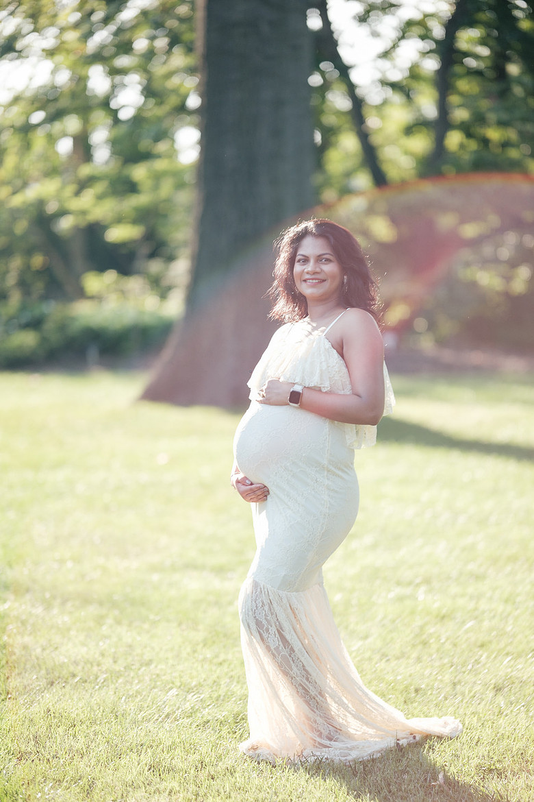 maternity session flower garden columbia missouri