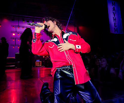Concert photography by Akron music photographer Mara Robinson