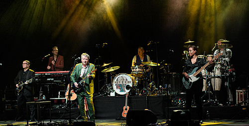 Concert photography by Akron music photographer Mara Robinson fe