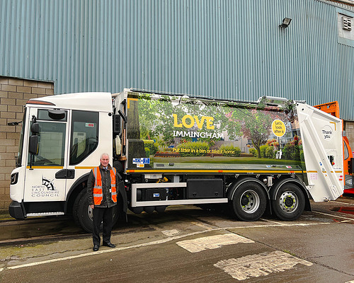Cllr Swinburn with Love Immingham.jpg