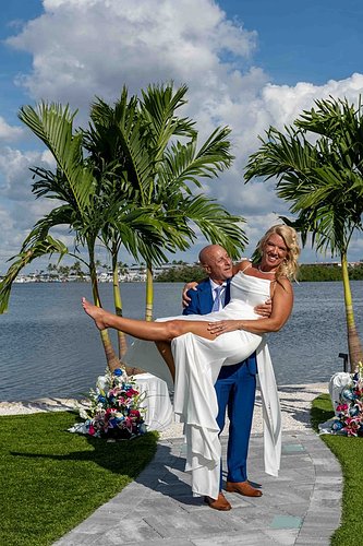 groom-lifts-bride.jpg