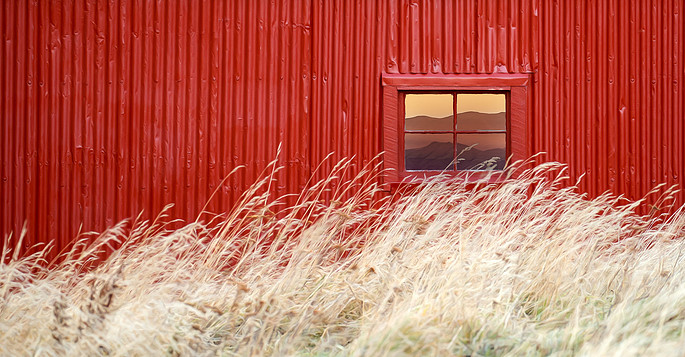 THE RED WINDOW CMG2105208660.jpg