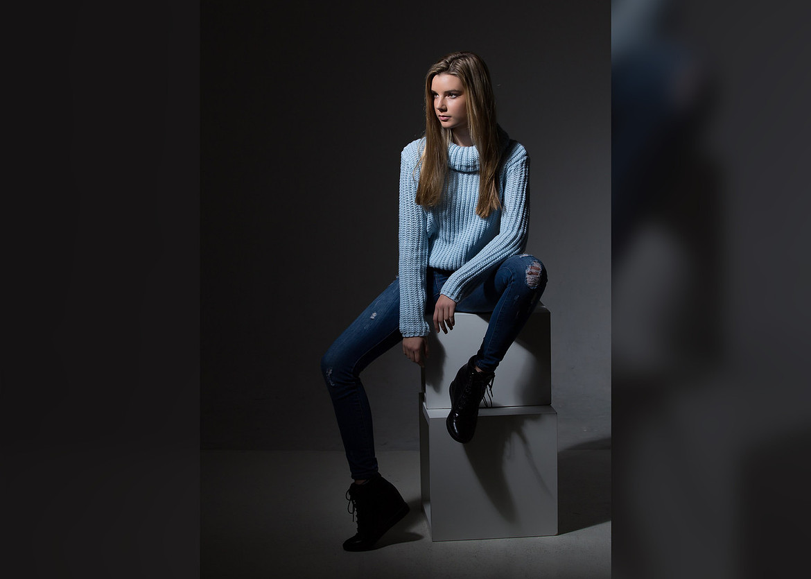 Learning how to develop projects and light ans shoot amazing portrait photographs in studio.
