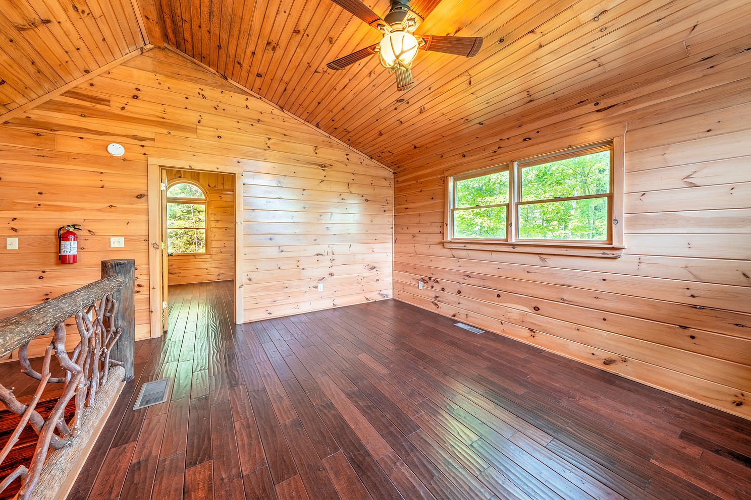 A7408113-HDR_Optimizer.jpg