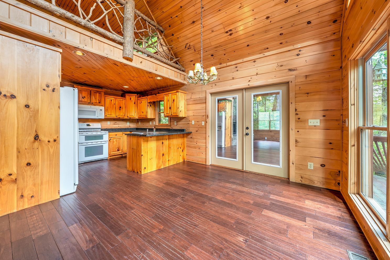 A7408083-HDR_Optimizer.jpg