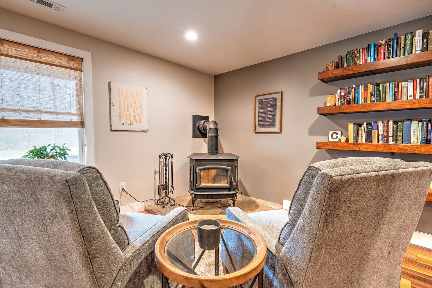 A7406951-HDR_Interior 3.jpg