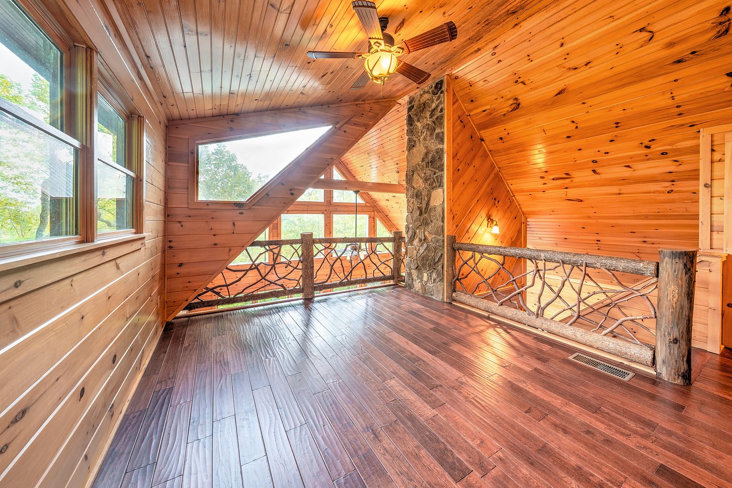 A7408108-HDR_Optimizer.jpg