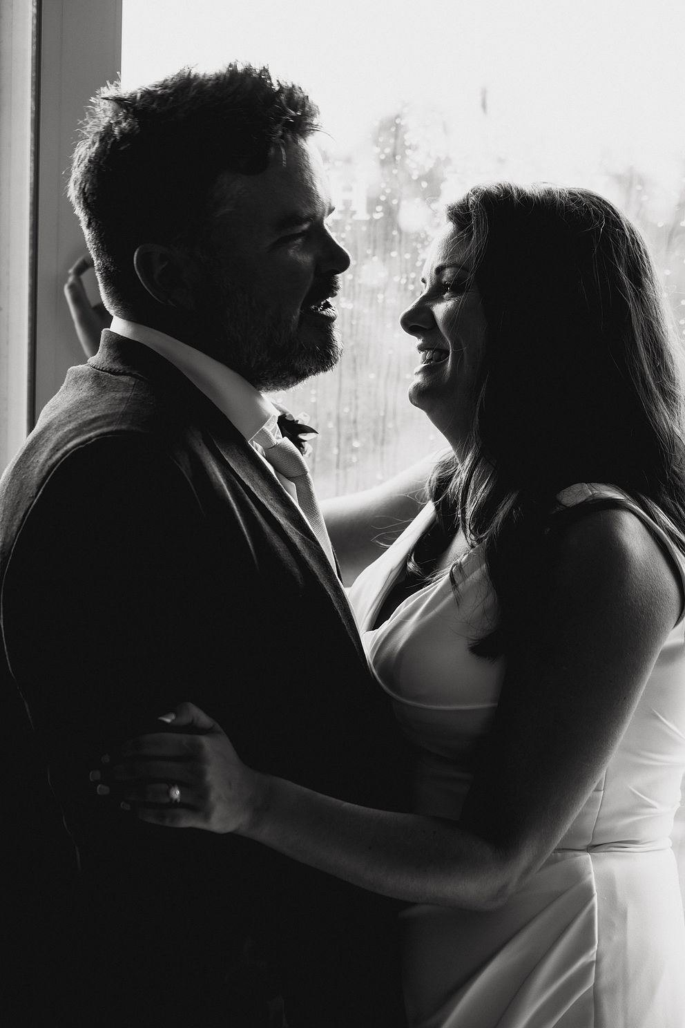 Wedding couple black and white in Oldwalls