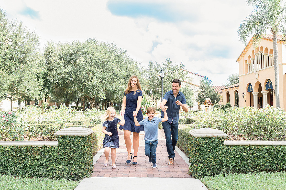 Family photography in Rollins College Orlando
