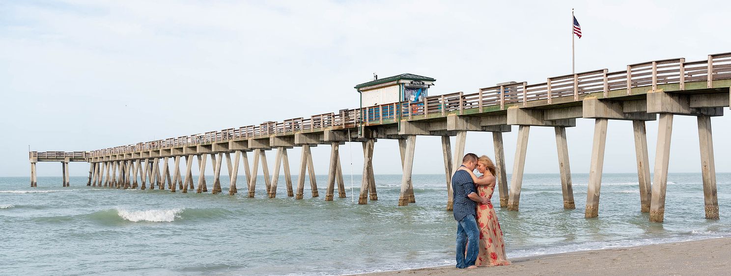 Venice-fishing-pier-engagement-session.jpg