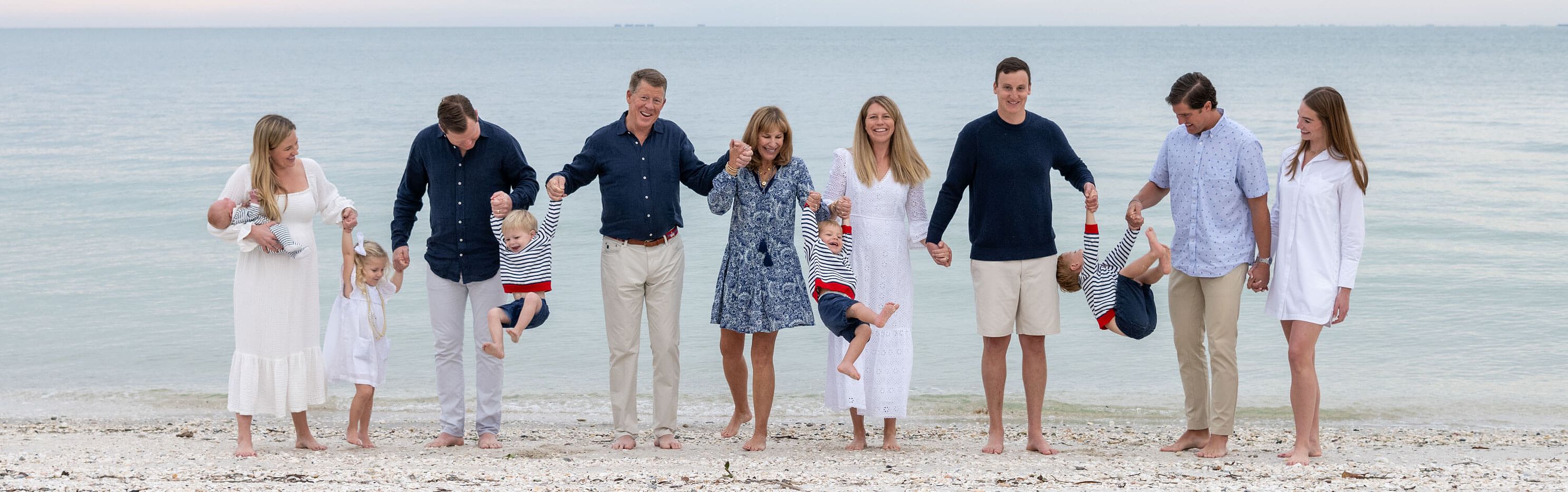 Englewood-Fl-photographers-at-beach-with-family.jpg