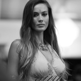 Mundos Desfile thjpg