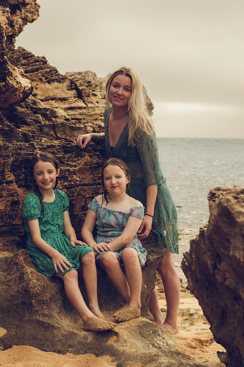 Mother daughters beach portrait Perth - family coastal photography rocky shore Fyrefly Photography