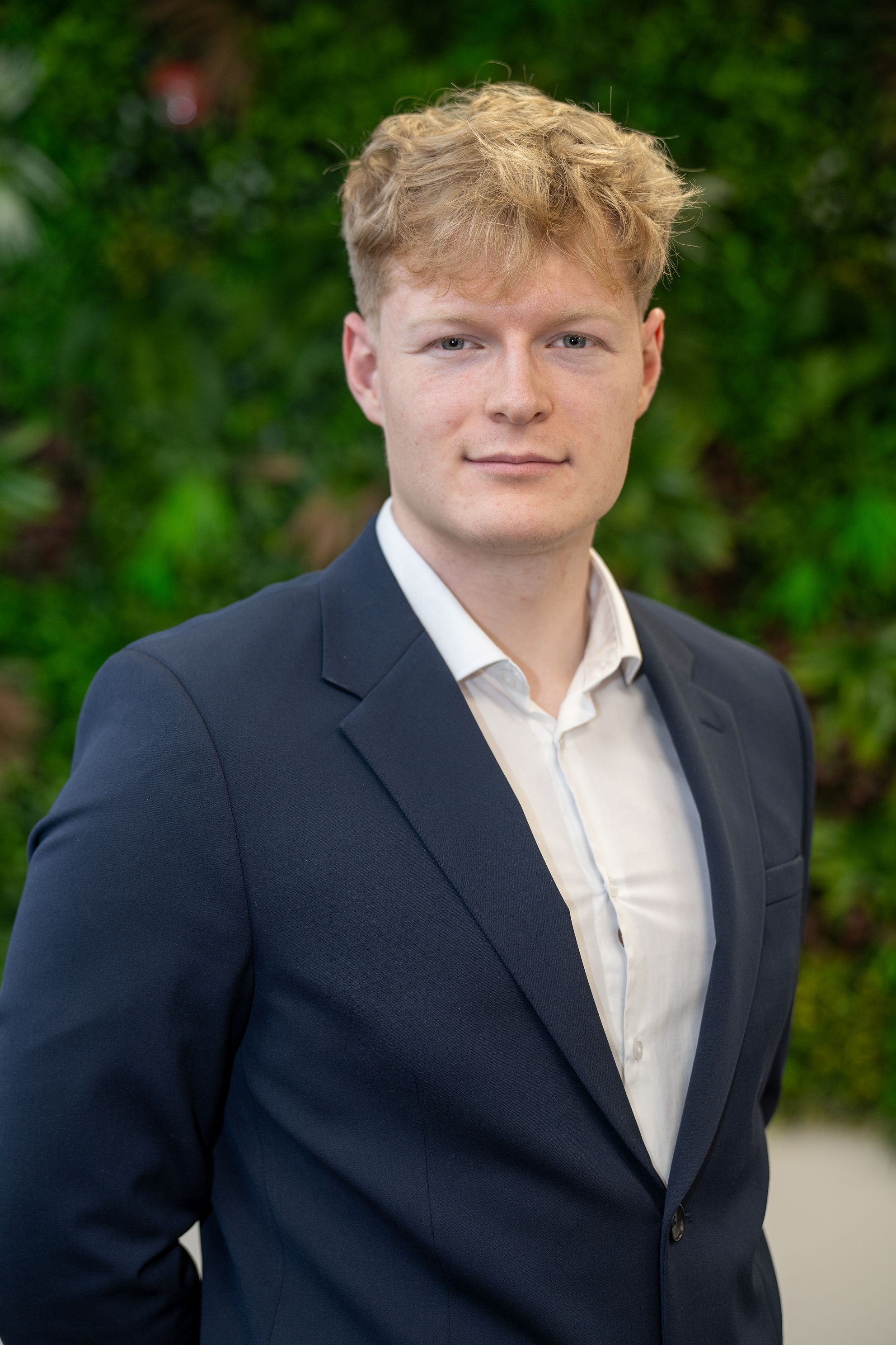 Headshot (88 of 91).jpg 1