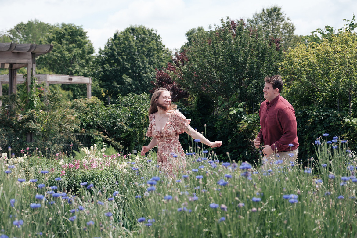 couple photo botanical garden missouri powell gardens flower field