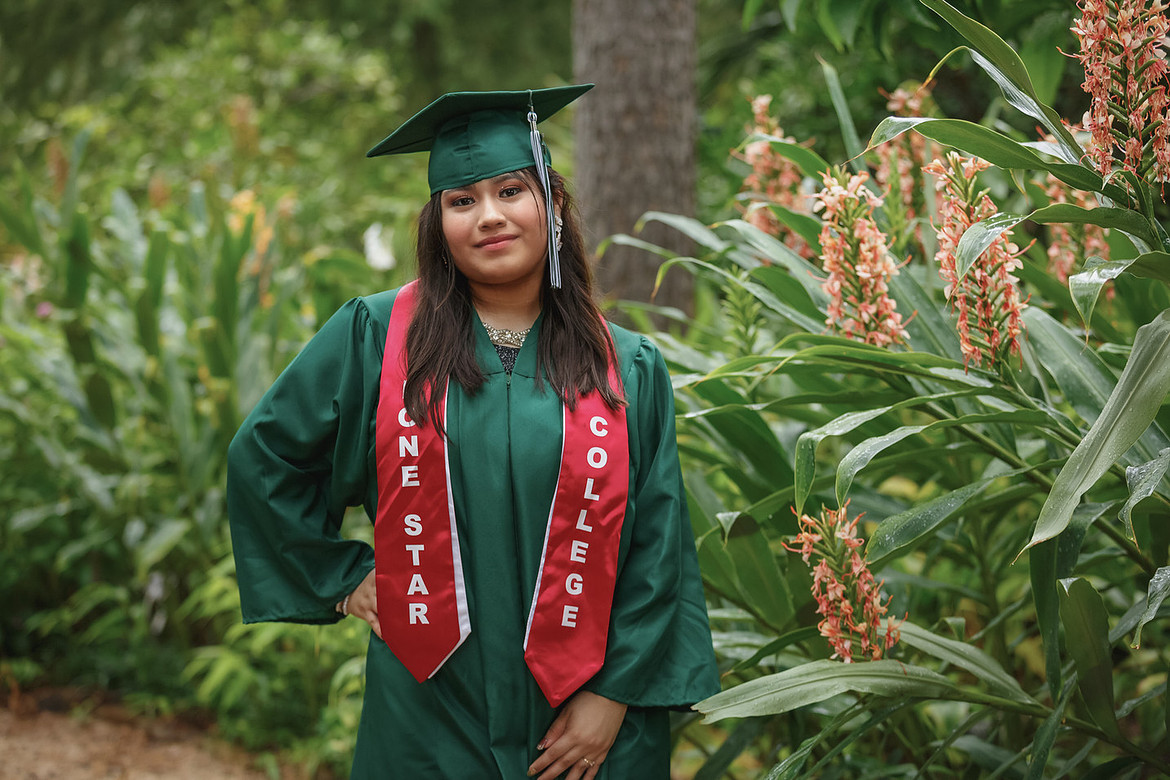 Diana B CapNGown Senior Humble G Photography by G Arlington TX 506.jpg