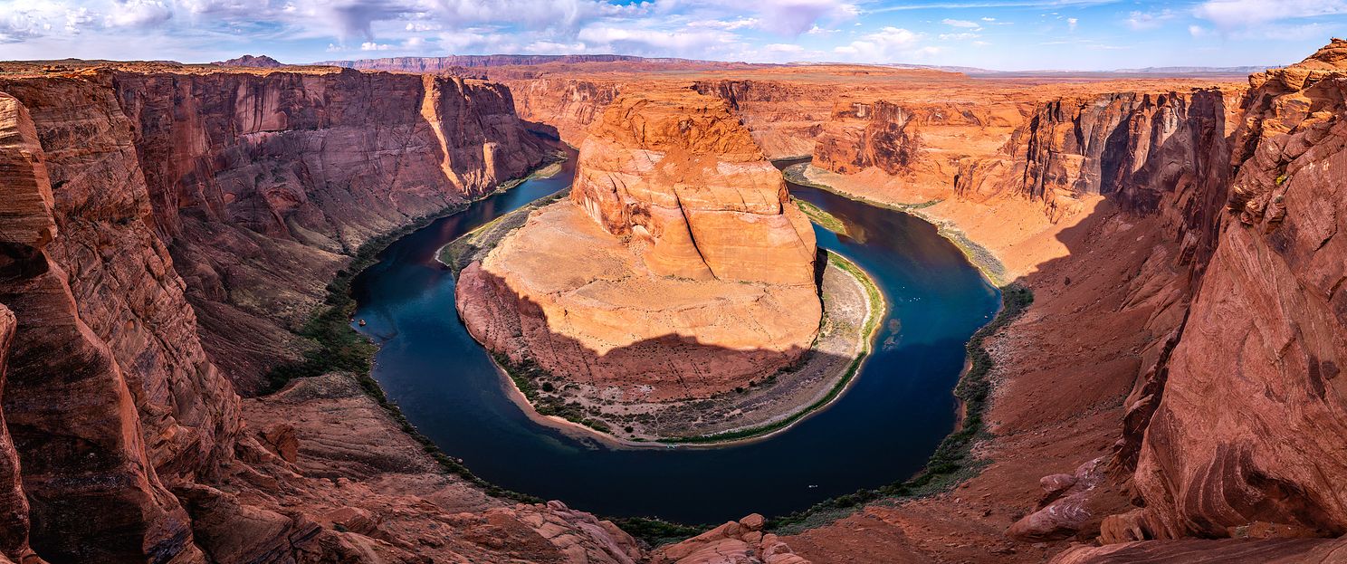C - Horseshoe Bend 12 Horseshoe Bend in mid-morning (panorama).jpg