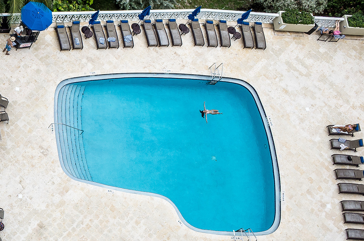 poolabovejpg
