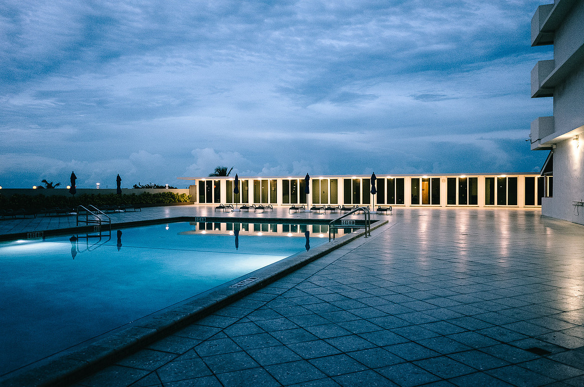 poolcabanasnightmiamijpg