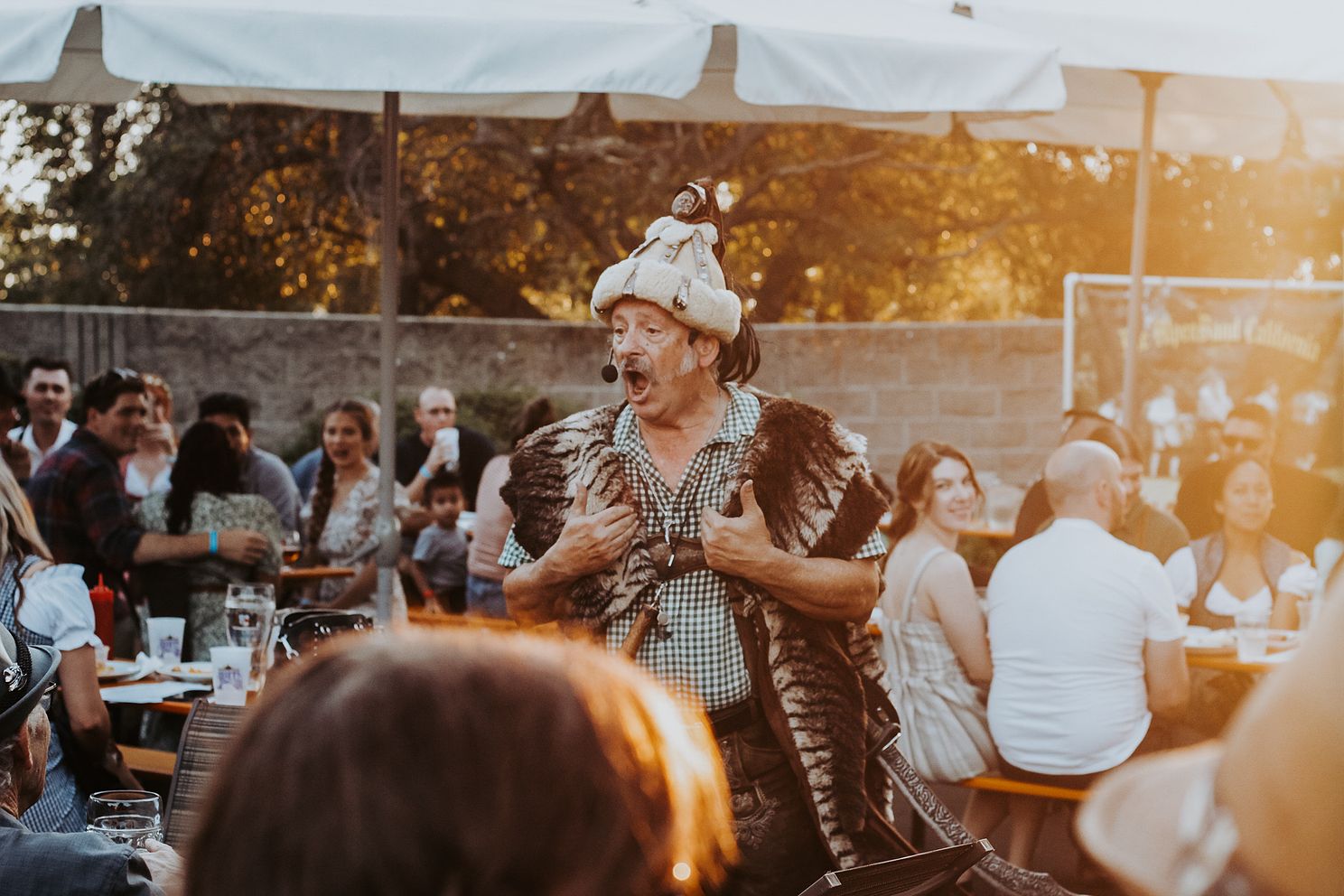 Photography of live music at an Oktoberfest.