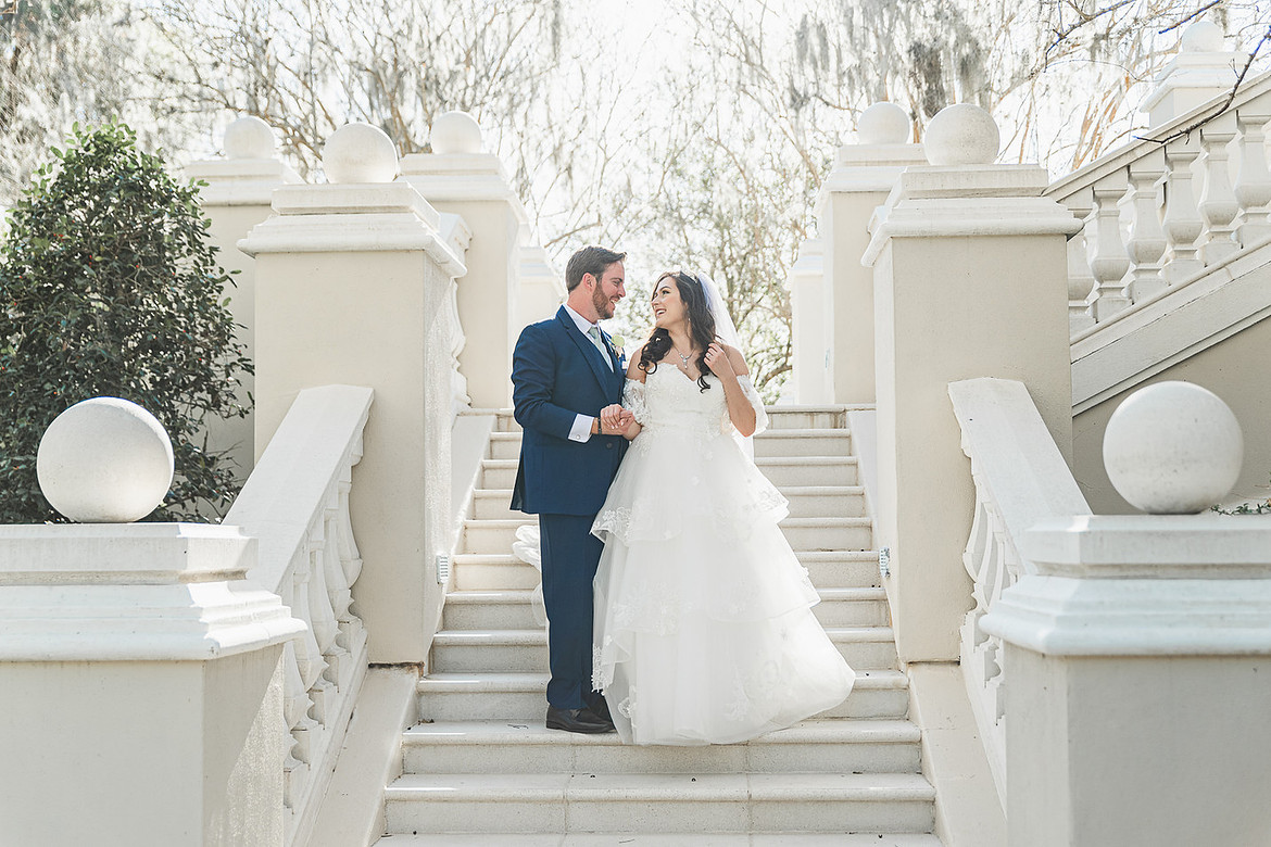 Orlando wedding photography. Photos of a couple getting married in Orlando. Wedding Day photography.