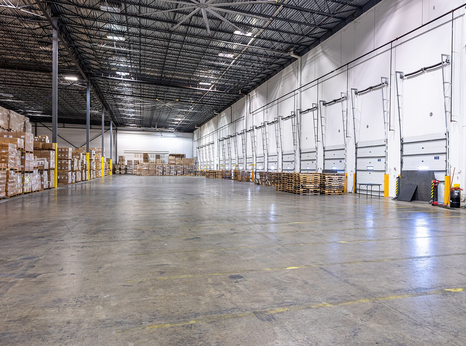 Commercial Real Estate - Interior of industrial warehouse space