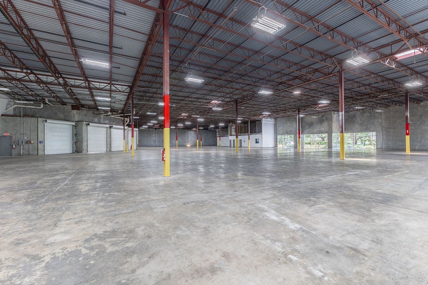 Commercial Real Estate - Interior of industrial warehouse space