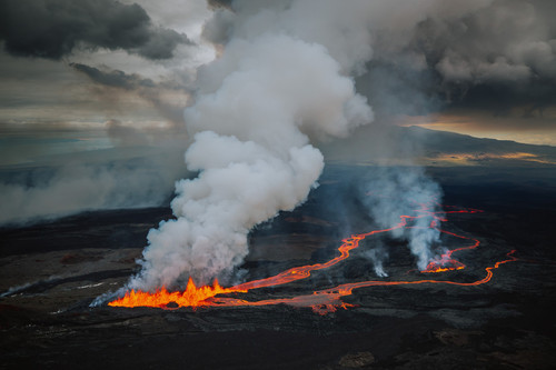 Mauna Loa Volcano Erupts In Island Of Hawaii