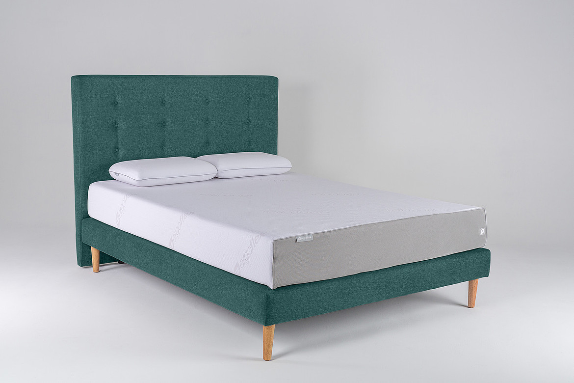 Product photography to enhance your wesbite and brand in the Hunter Valley, Newcastle and Sydney.