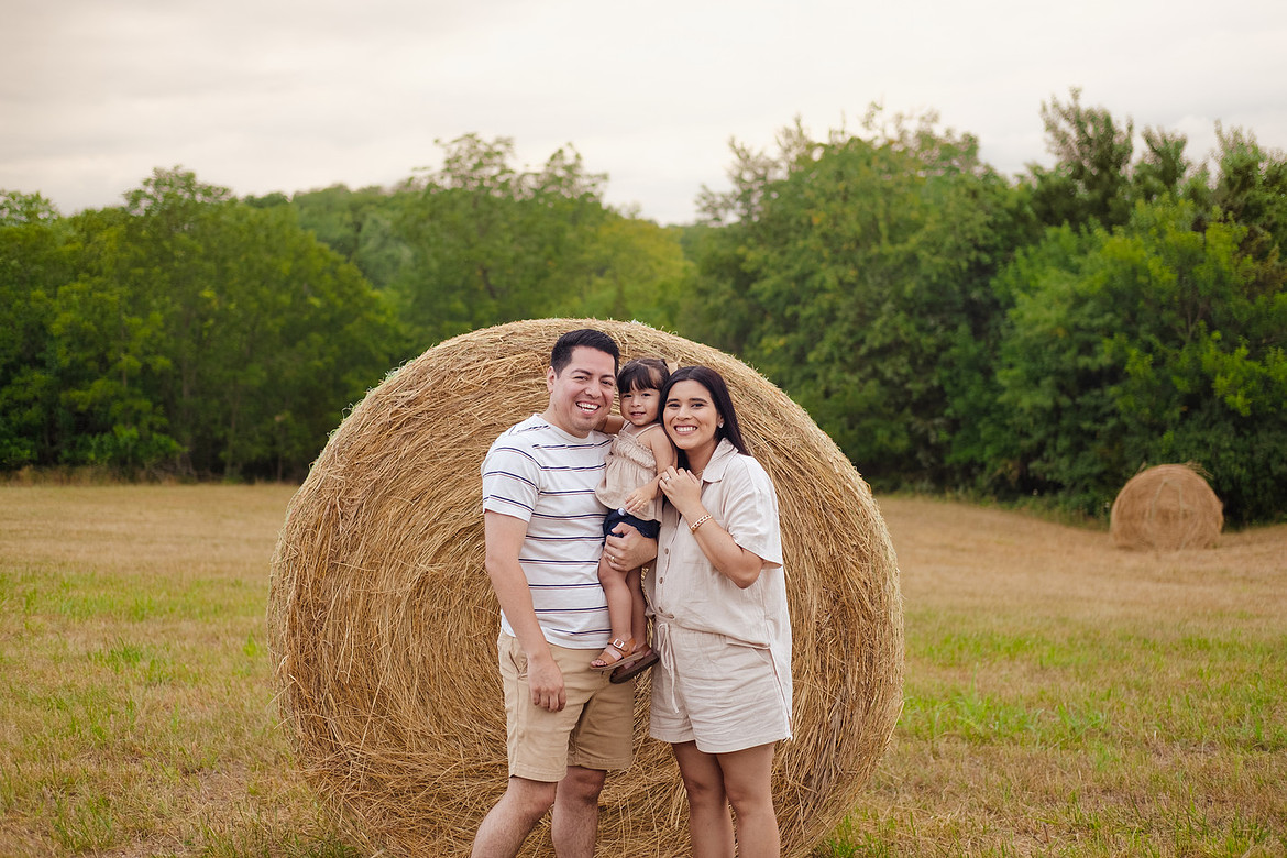 outdoor family photo field rustic sedalia missouri