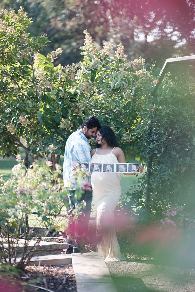 maternity session flower garden columbia missouri