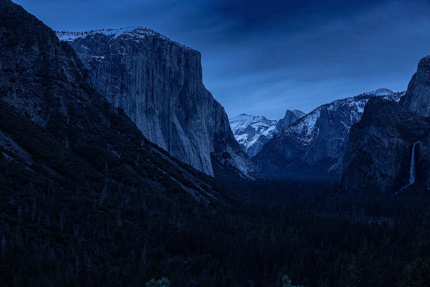 Tunnel View blue hour just before sunrise