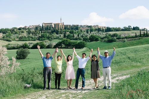 Honeymoon photoshoot in Val dOrcia