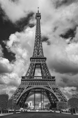 EiffelTowerBW_1600px.jpg 1