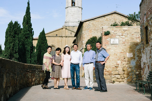 Honeymoon photoshoot in Val dOrcia