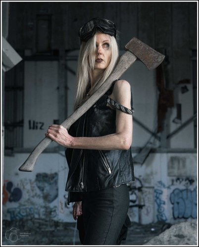 202304150096RachandSarahfactory.jpg 2