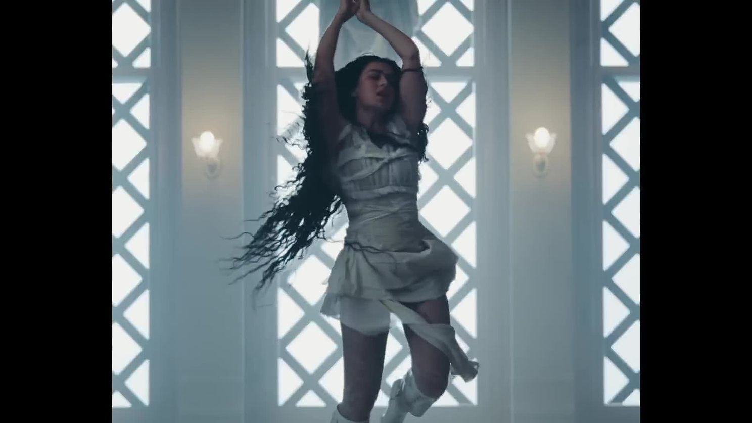 Charli xcx - Chains of Love (Official Video).mp4