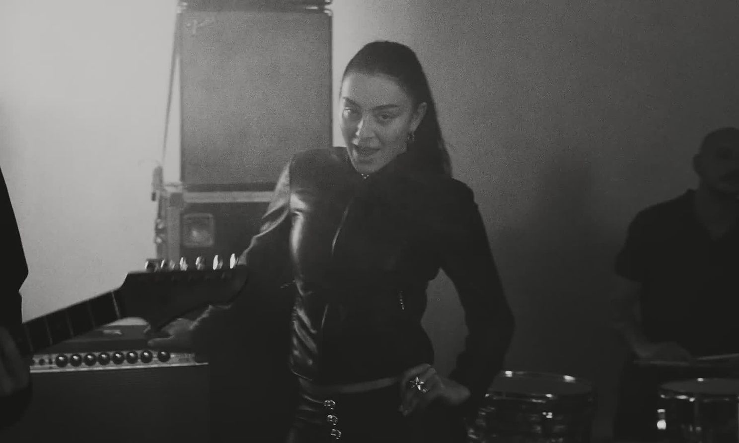 Charli xcx - Rock Music (Official Video).mp4